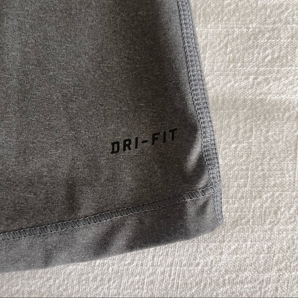 NIKE PRO top - Picture 4 of 5